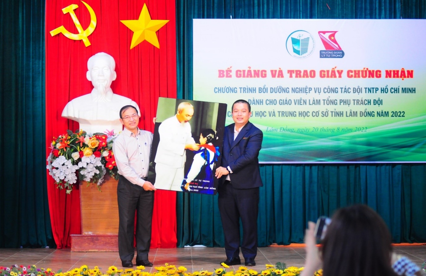 115 giáo viên tỉnh Lâm Đồng hoàn thành Chương trình Bồi dưỡng nghiệp vụ công tác Đội TNTP Hồ Chí Minh dành cho giáo viên Tổng phụ trách Đội cấp Tiểu học và cấp Trung học cơ sở năm 2022