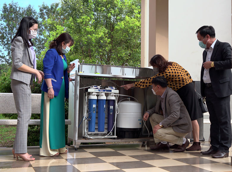 Trường THCS & THPT Tà Nung nhận bàn giao Hệ thống nước lọc tinh khiết