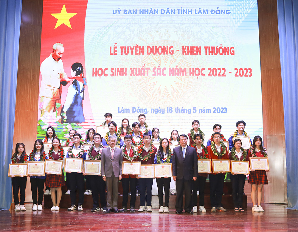 Lâm Đồng tuyên dương, khen thưởng 86 học sinh xuất sắc
