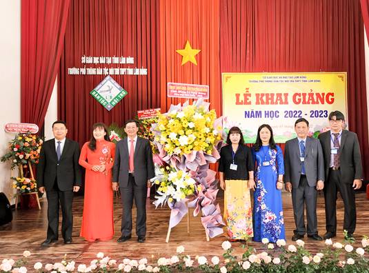 Hơn 300.000 học sinh tỉnh Lâm Đồng nô nức đón chào năm học mới - Nguồn http://lamdong.edu.vn/