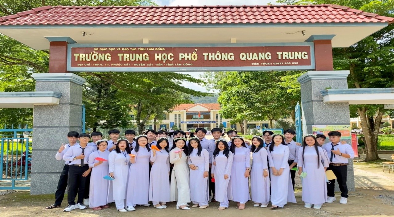 LỄ TRI ÂN VÀ TRƯỞNG THÀNH “KHI TÔI 18”  NIÊN KHÓA 2019-2022 - Trường THPT Quang Trung, Cát Tiên, Lâm Đồng