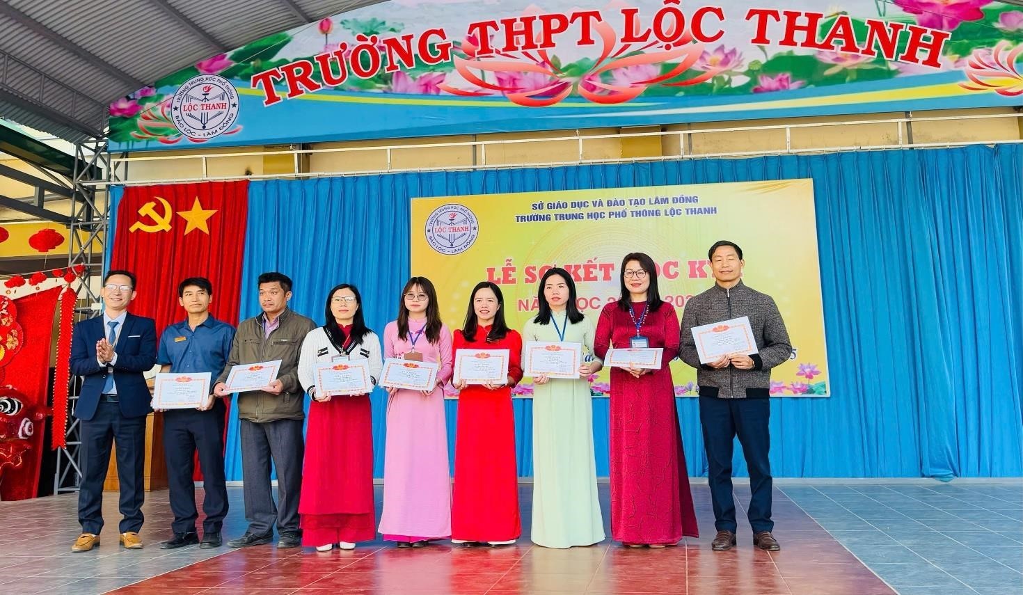 TRƯỜNG THPT LỘC THANH LONG TRỌNG TỔ CHỨC LỄ SƠ KẾT HỌC KỲ I NĂM HỌC 2024 – 2025    