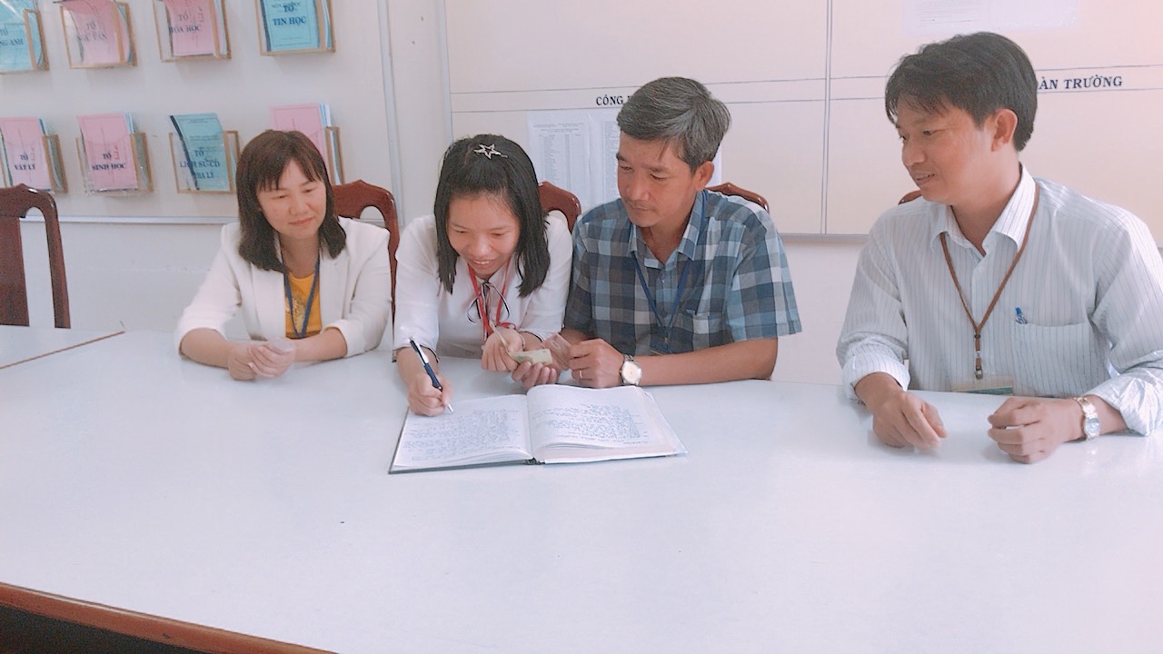 Công đoàn trường THPT Lê Hồng Phong Di Linh với công tác hỗ trợ Giáo viên bị bệnh hiểm nghèo.