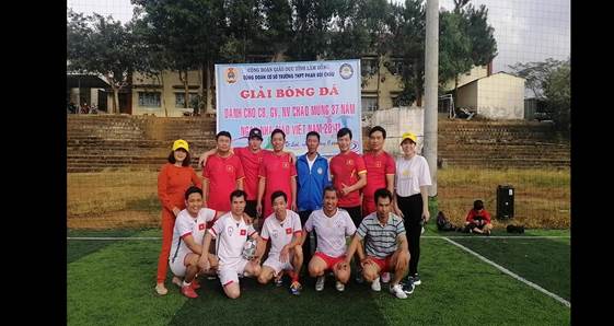 Giải bóng đá chào mừng ngày nhà giáo Việt Nam