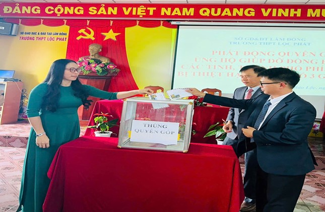 CÁN BỘ, GIÁO VIÊN, NHÂN VIÊN VÀ HỌC SINH TRƯỜNG THPT LỘC PHÁT THAM GIA QUYÊN GÓP ỦNG HỘ ĐỒNG BÀO BỊ THIỆT DO BÃO SỐ 3