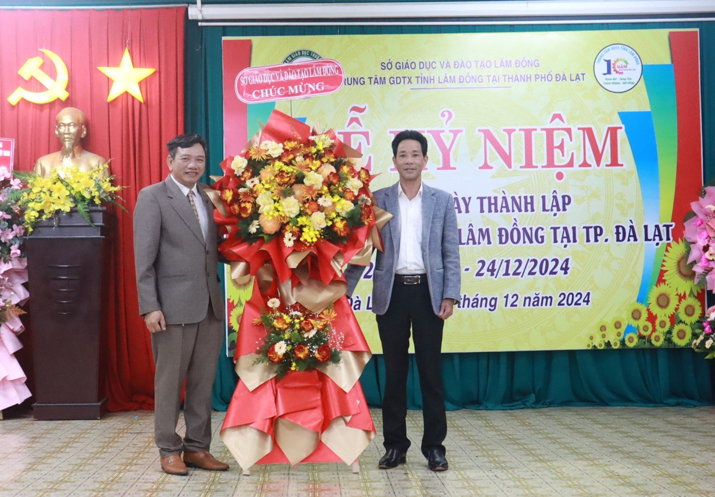 TRUNG TÂM GDTX TỈNH LÂM ĐỒNG TẠI THÀNH PHỐ ĐÀ LẠT- 10 NĂM THÀNH LẬP VÀ PHÁT TRIỂN: TẬP TRUNG NÂNG CAO CHẤT LƯỢNG GIÁO DỤC VÀ ĐÀO TẠO