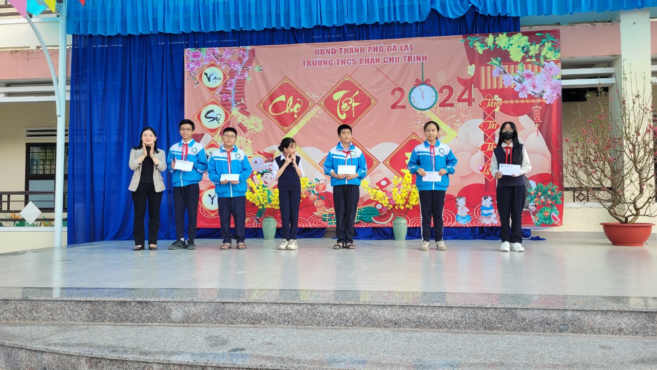 Những hoạt động trải nghiệm chào Xuân Giáp Thìn 2024 của thầy trò trường THCS Phan Chu Trinh.