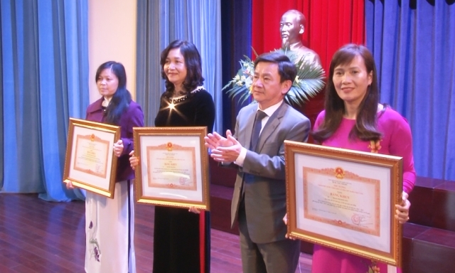 Lâm Đồng - 6 cá nhân nhận danh hiệu nhà giáo ưu tú