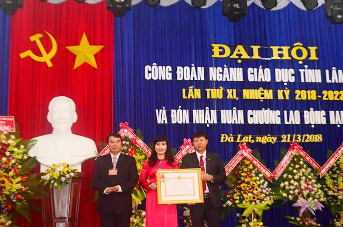 Công đoàn ngành Giáo dục tỉnh Lâm Đồng đón nhận Huân chương Lao động hạng Nhất