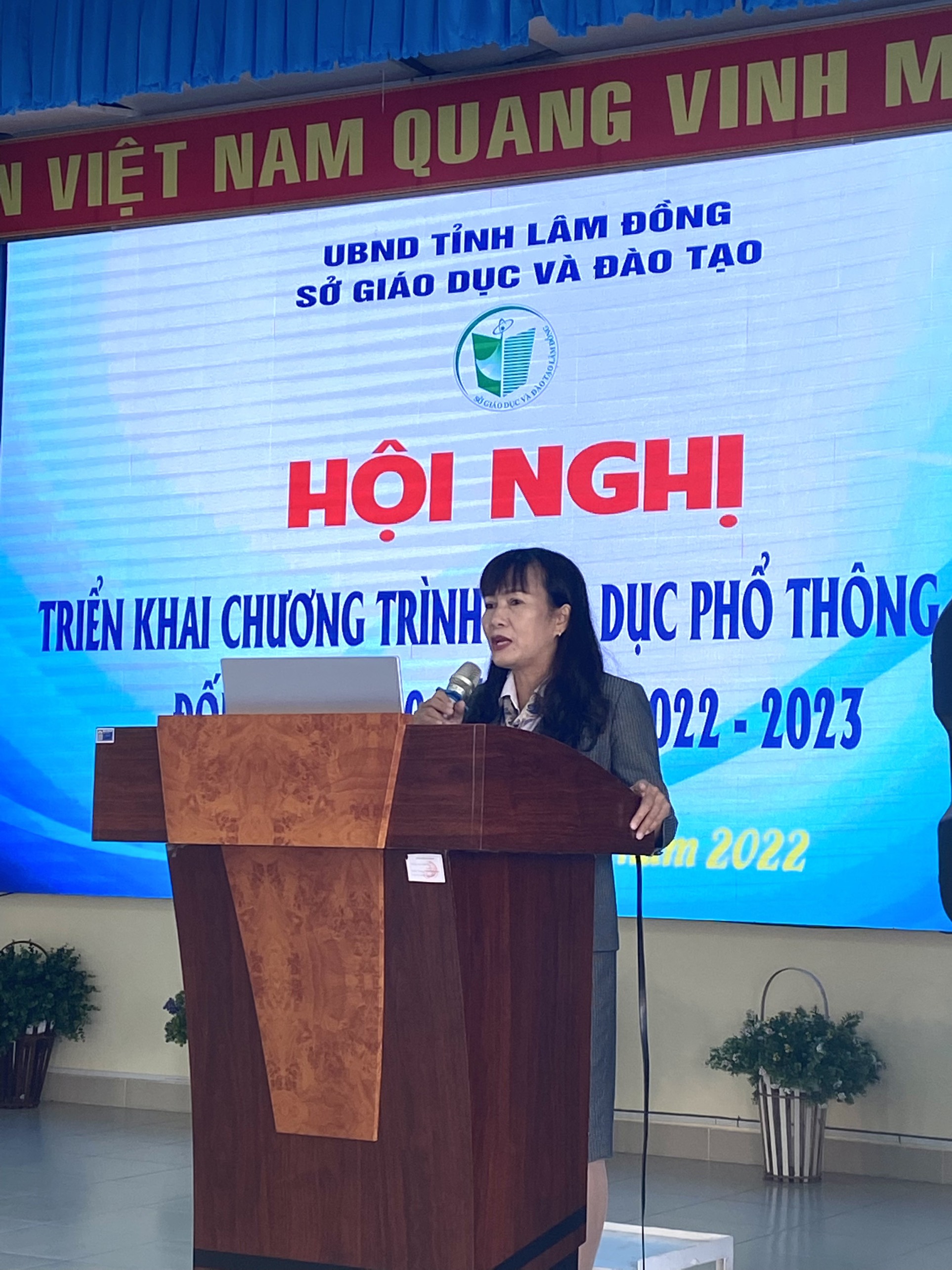 Sở Giáo dục và Đào tạo tỉnh Lâm Đồng tổ chức Hội nghị triển khai Chương trình giáo dục phổ thông 2018 đối với lớp 10 năm học 2022 - 2023