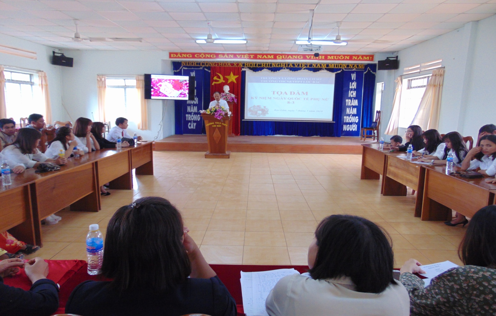 Nhà trường, công đoàn trường THCS&THPT Lộc Bắc tổ chức chương trình tọa đàm kỉ niệm ngày Quốc tế phụ nữ (8/3/1910 - 8/3/2019)