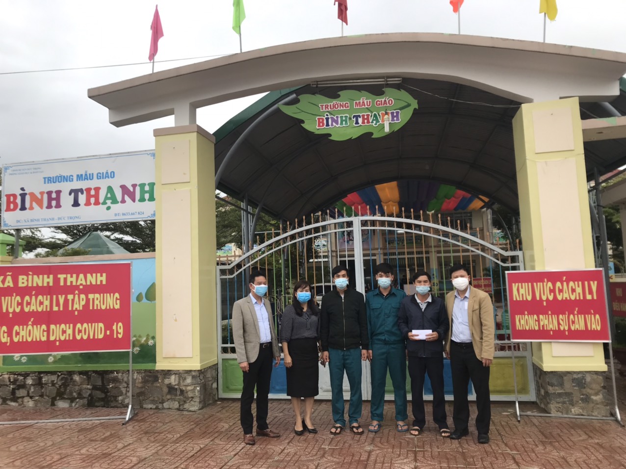 Lãnh đạo Sở GDĐT và Công đoàn giáo dục tỉnh Lâm Đồng thăm, động viên chia sẻ 4 khu cách ly giáo viên và HS phòng chống dịch COVID-19 