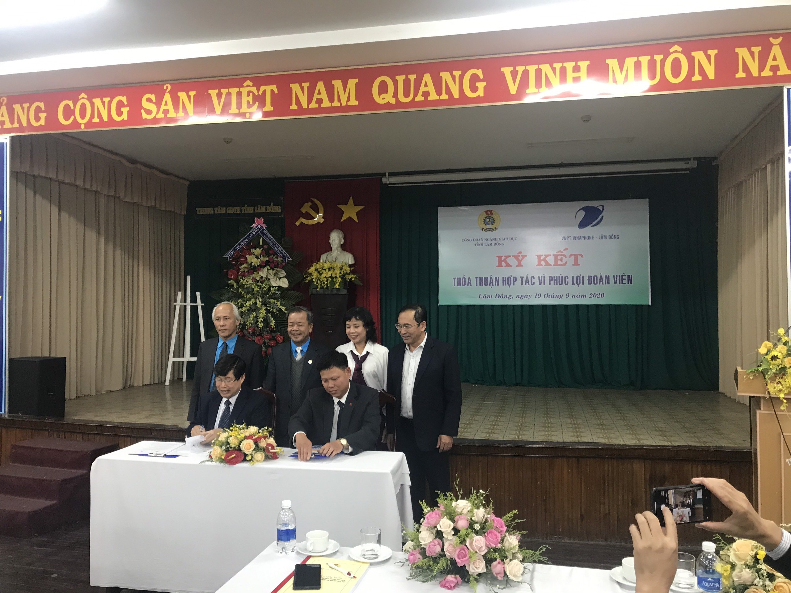 Ký kết thỏa thuận hợp tác với VNPT Lâm Đồng