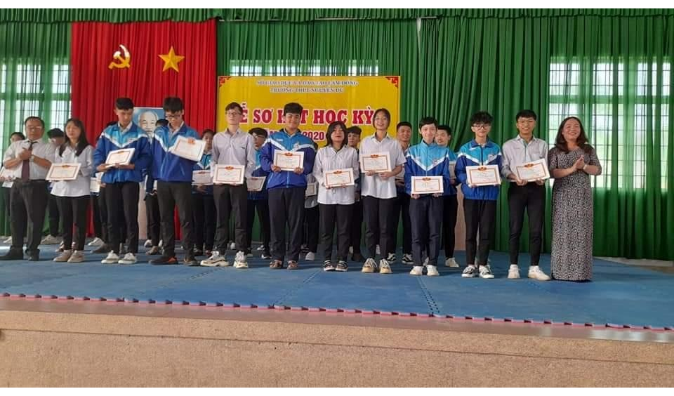Sắc Xuân của Thầy và trò trường THPT Nguyễn Du, thành phố Bảo Lộc