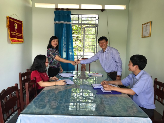 Chủ tịch Công đoàn Giáo dục tỉnh Lâm Đồng đến thăm và làm việc với Liên đoàn Lao động huyện Đạ Tẻh