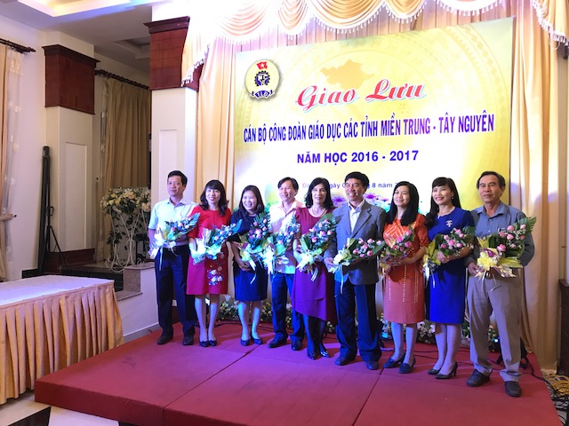 Công đoàn Giáo dục tỉnh Lâm Đồng tổ chức buổi giao lưu cán bộ công đoàn giáo dục các tỉnh Miền Trung – Tây Nguyên