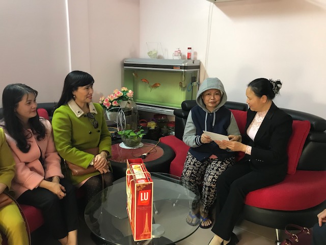 Lãnh đạo Sở và Công đoàn Giáo dục Lâm Đồng chăm lo đời sống Nhà giáo và người lao động nhân dịp Tết Mậu Tuất 2018