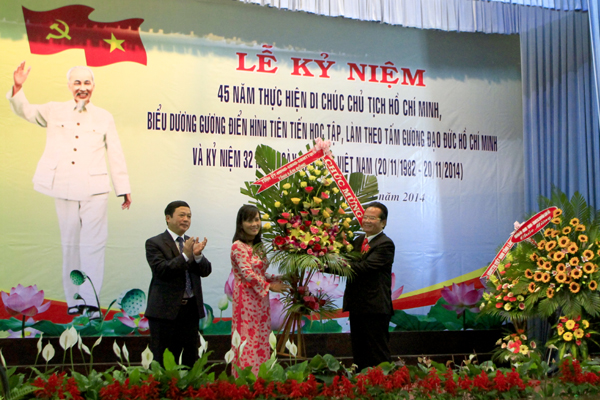 Lễ kỷ niệm 45 năm thực hiện Di chúc Chủ tịch Hồ Chí Minh, biểu dương gương điển hình tiên tiến học tập, làm theo tấm gương đạo đức Hồ Chí Minh và kỷ niệm 32 năm ngày Nhà giáo Việt Nam (20/11/1982 - 20/11/2014)