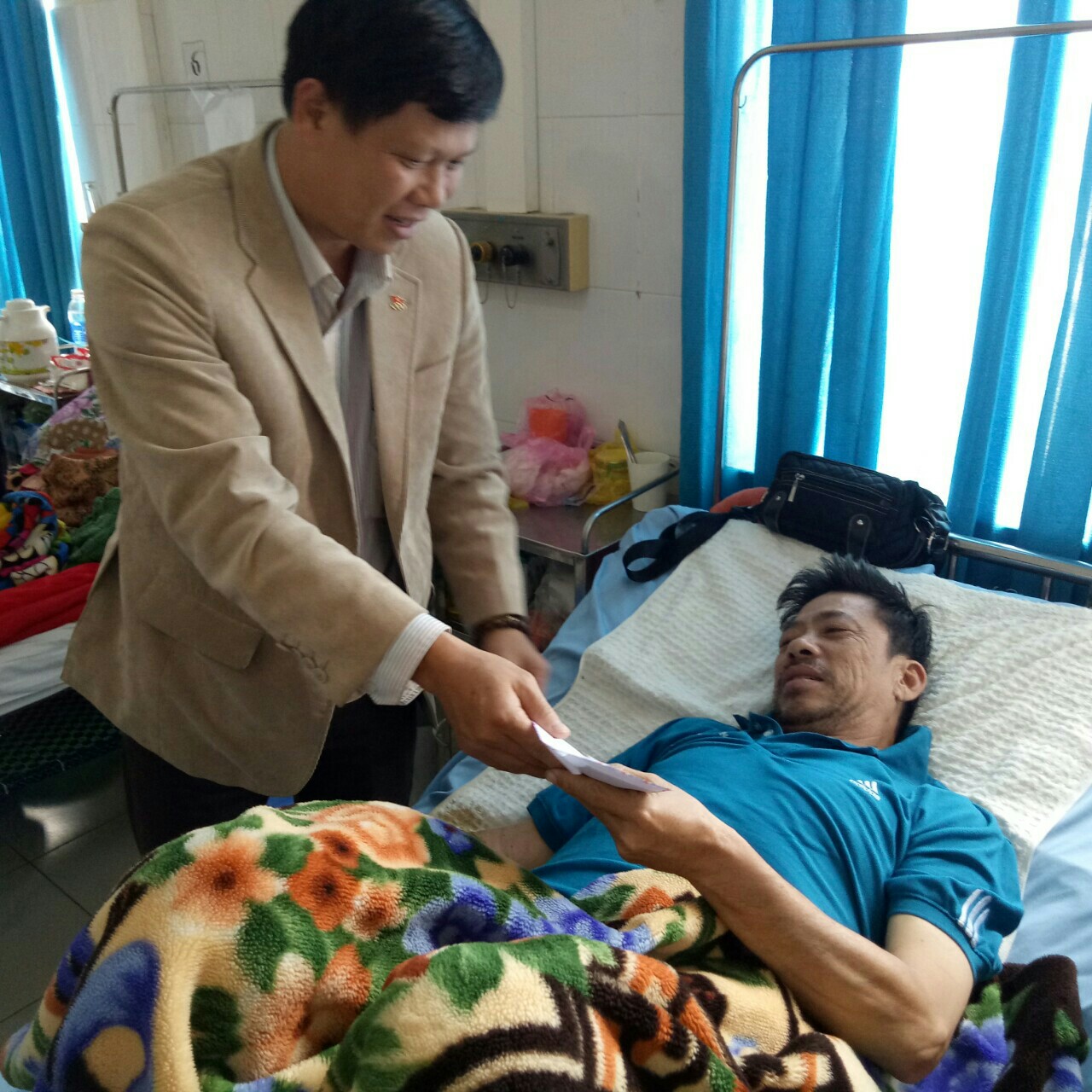 Công đoàn Ngành Giáo dục Lâm Đồng thăm và tặng quà cho nhà giáo bị bệnh hiểm nghèo nhân dịp khai giảng năm học mới 2018-2019