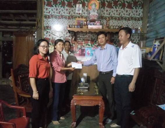 Công đoàn Giáo dục tỉnh thăm và tặng quà cho cán bộ, nhà giáo, người lao động tại Cát Tiên nhân dịp khai giảng năm học mới 2018 - 2019