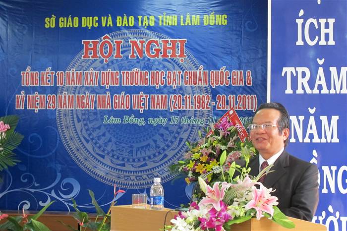 Hội nghị tổng kết 10 năm xây dựng trường học đạt chuẩn Quốc gia và Kỷ niệm 29 năm ngày Nhà giáo Việt Nam (20.11.1982-20.11.2011)