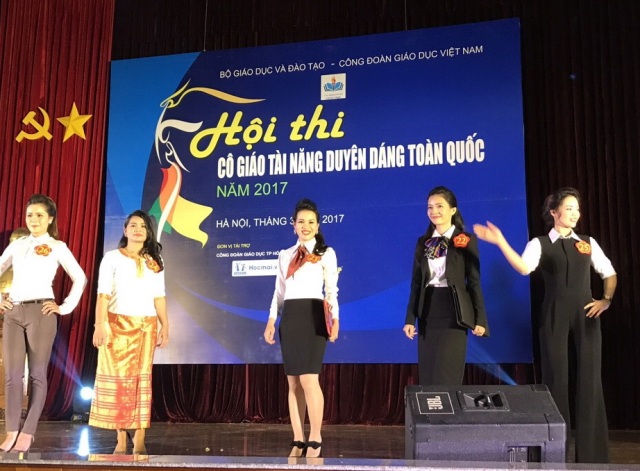 Cô giáo Lê Tuyết Sương – Giáo viên Trường THPT Lộc Thanh đạt giải Ba Hội thi “Cô giáo tài năng duyên dáng” toàn quốc năm 2017
