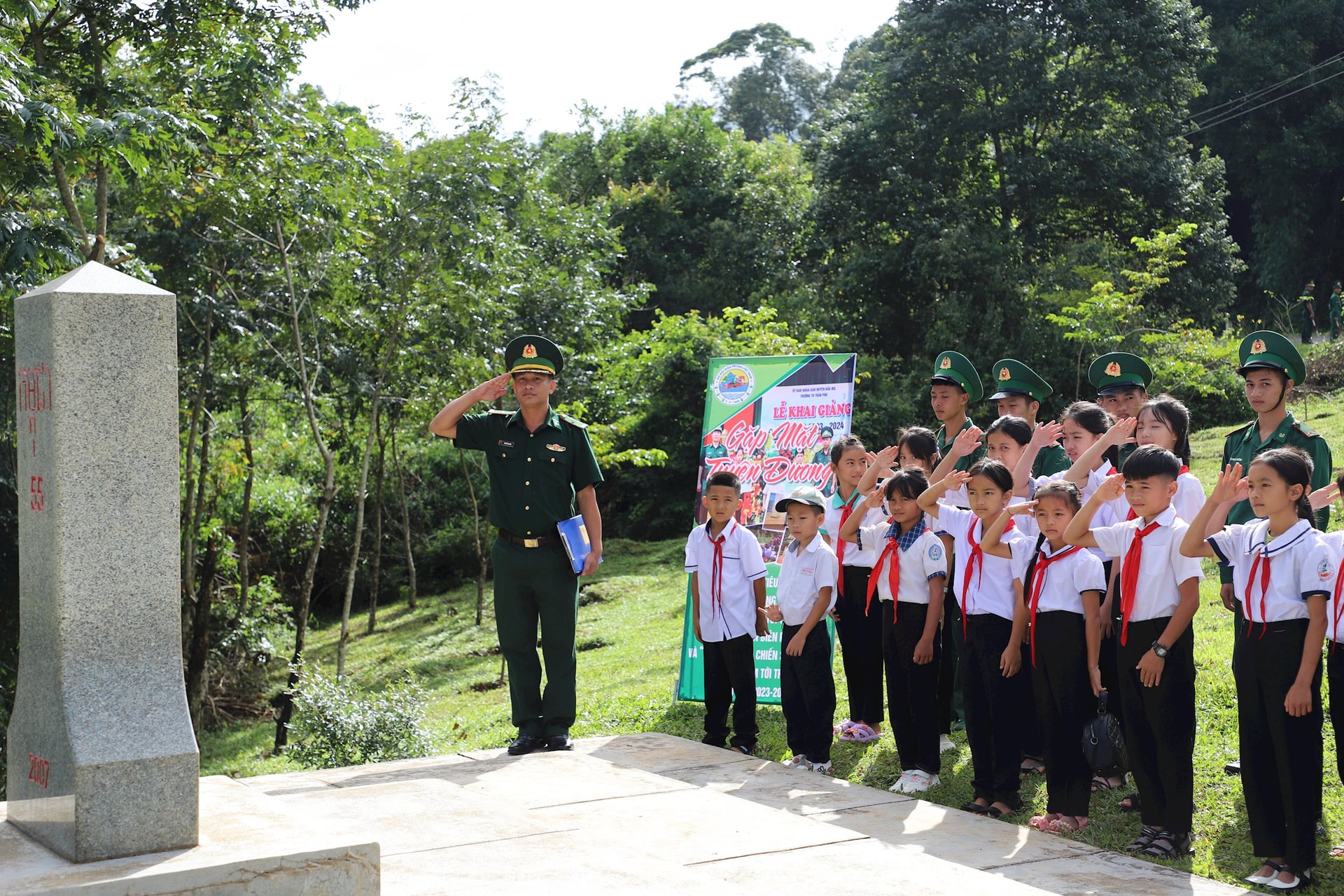 Yêu biên giới qua những “Tiết học biên cương”