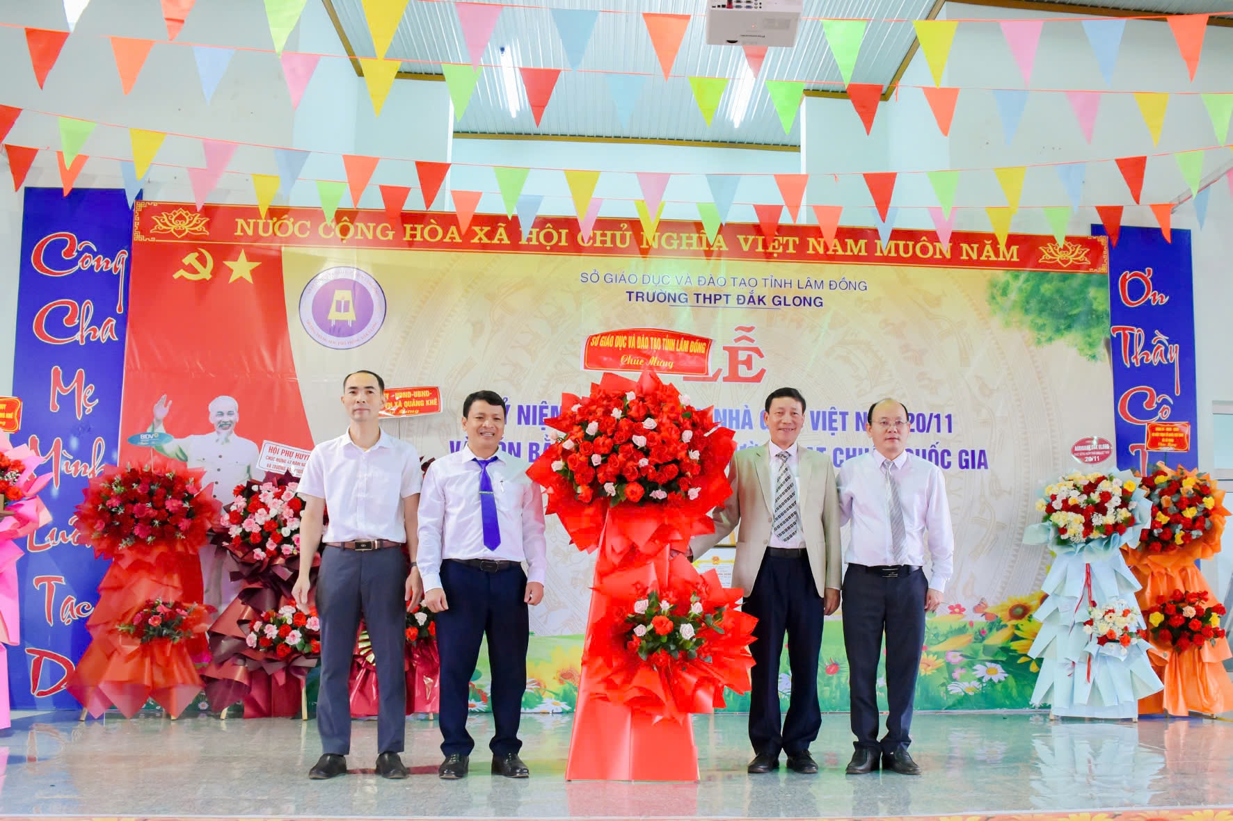 Trường THPT Đắk Glong trở thành trường chuẩn quốc gia mức độ 1