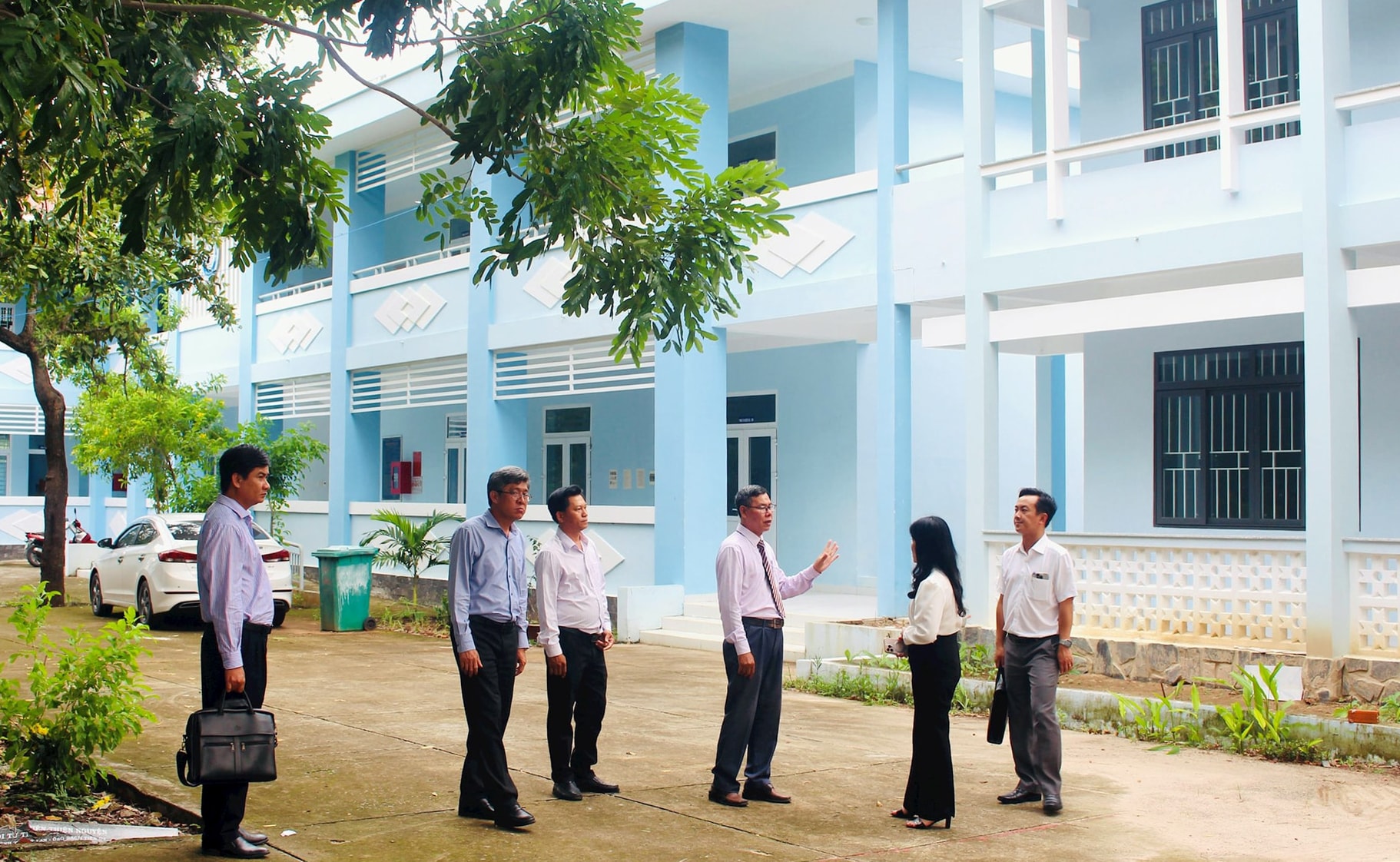 Chuẩn bị chu đáo các điều kiện cho năm học mới