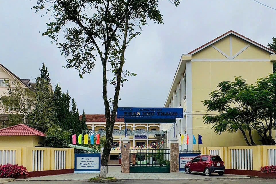 Nhiều trường học khó đạt chuẩn quốc gia vì thiếu đất