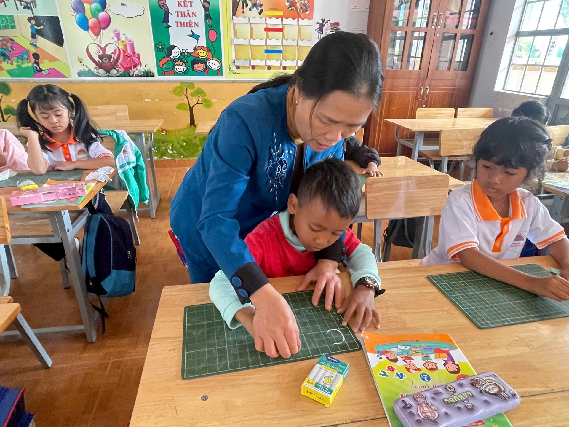 Luật Nhà giáo:  Bảo đảm công bằng, động lực khích lệ thầy cô giáo vùng khó