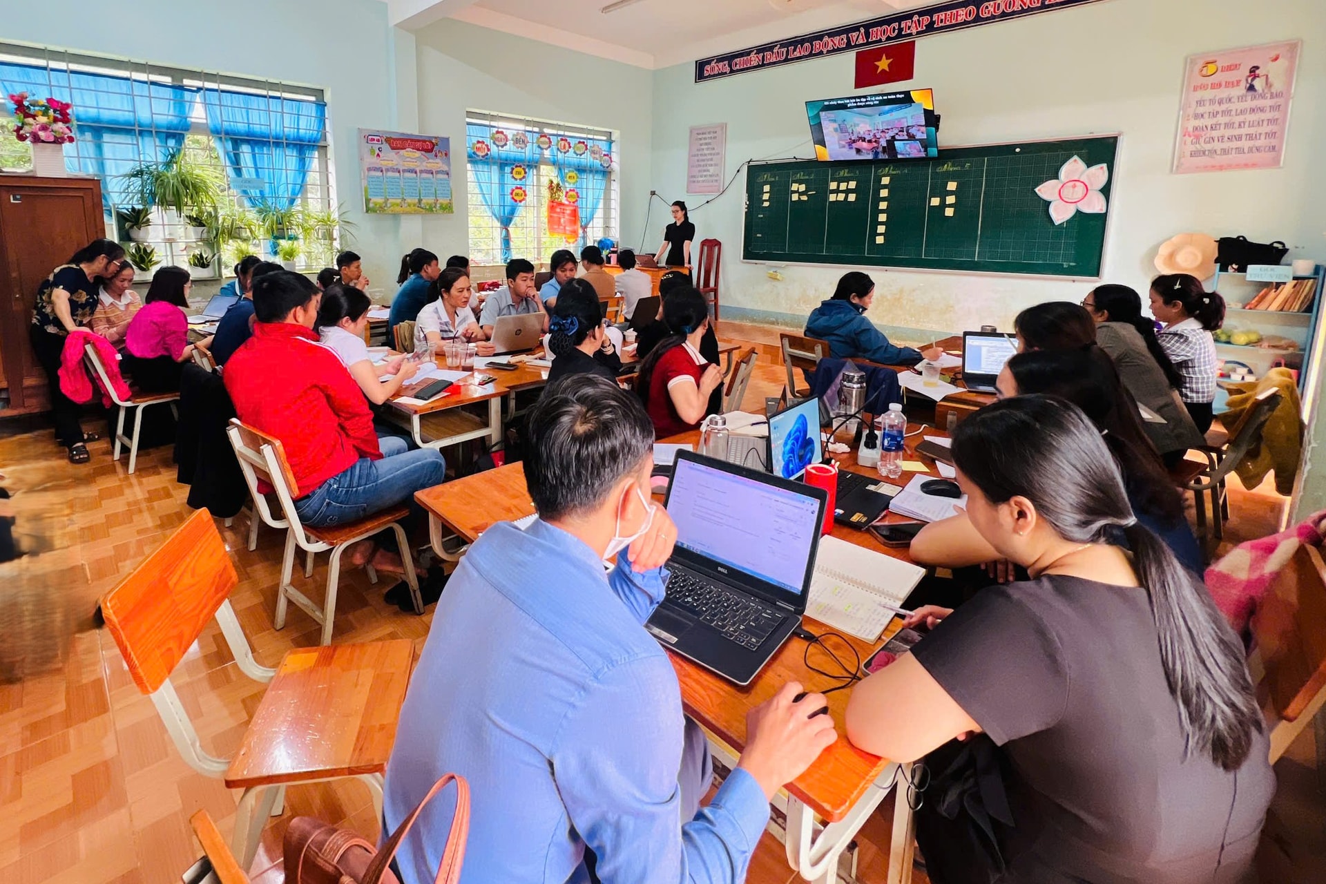 Khởi đầu năm học mới từ sự đổi mới của thầy cô