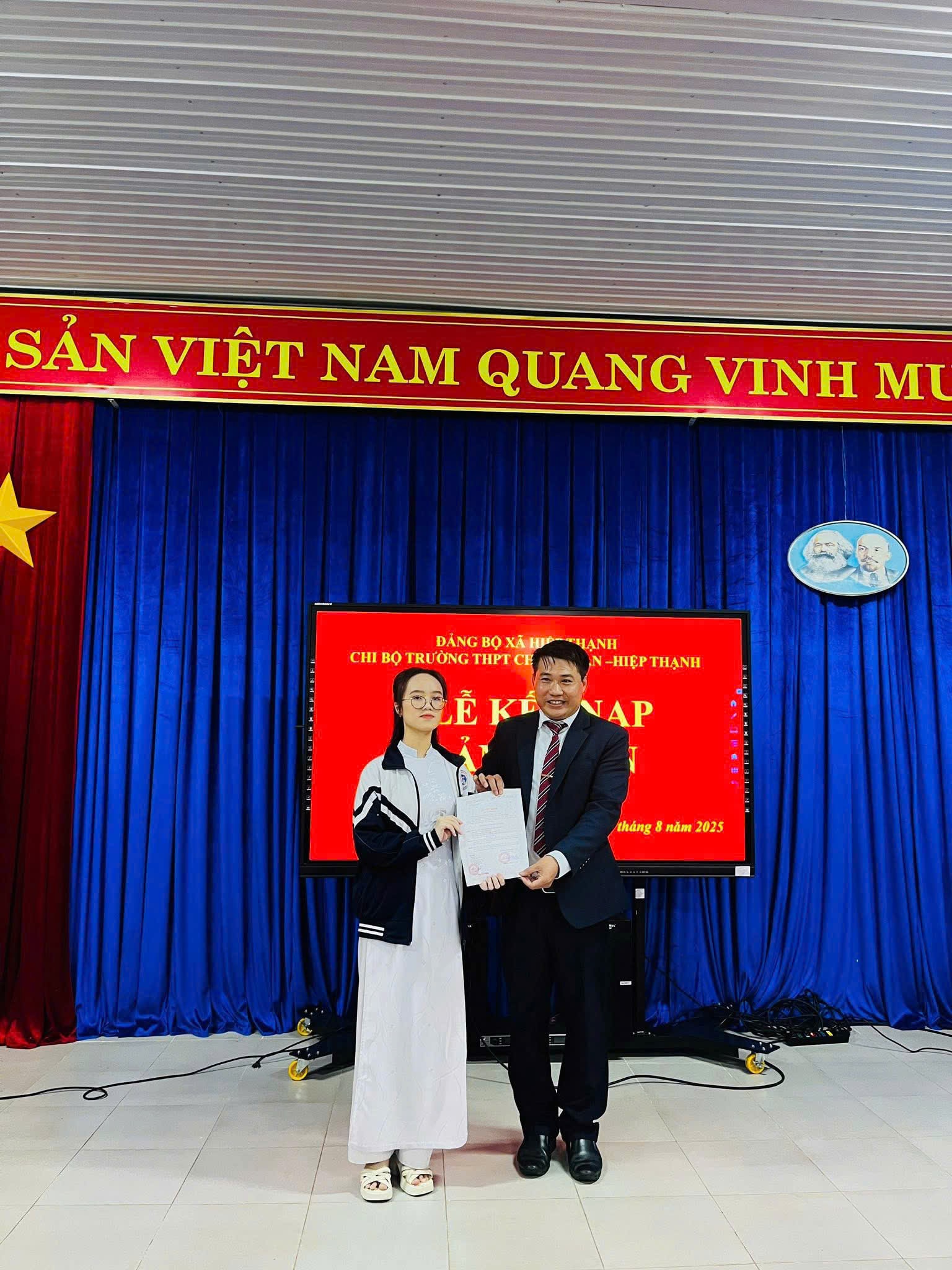 Từ cô gái đa tài đến nhà vô địch Tin học văn phòng thế giới