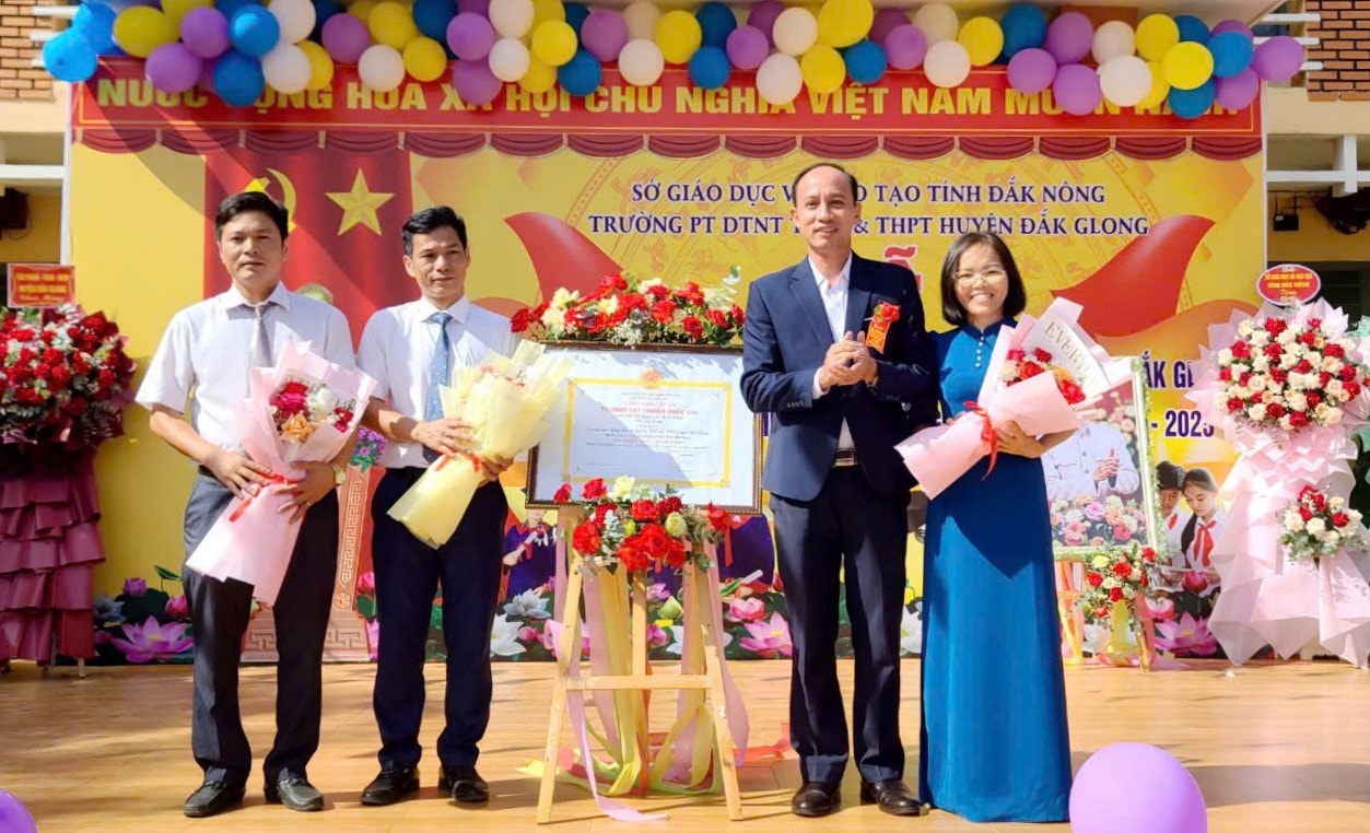 Ngôi trường vùng cao dẫn đầu đổi mới, sáng tạo trong dạy và học