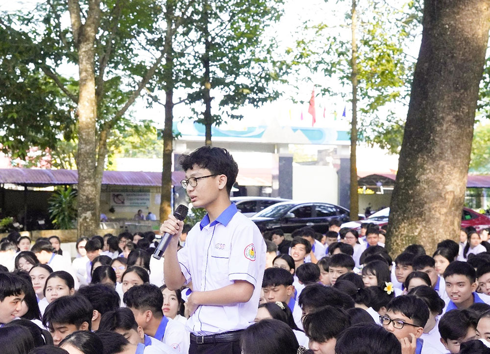 Tuyên truyền pháp luật – Xây dựng môi trường học đường an toàn, không ma túy tại Trường THPT Tánh Linh