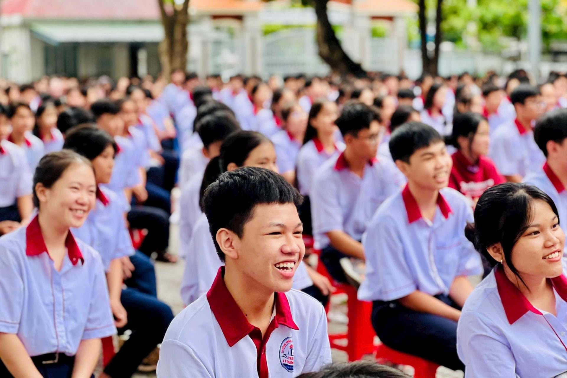 Gần 1.700 học sinh phường La Gi tìm hiểu pháp luật về an toàn giao thông đường bộ