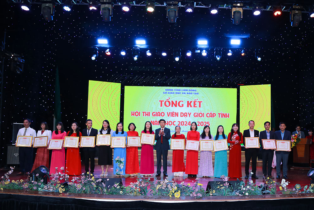 Lâm Đồng có 490 giáo viên đạt danh hiệu “Giáo viên dạy giỏi cấp tỉnh” năm học 2024-2025.