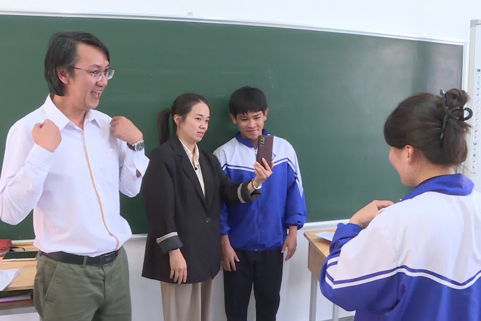 Phá bỏ rào cản giao tiếp cho người khiếm thính