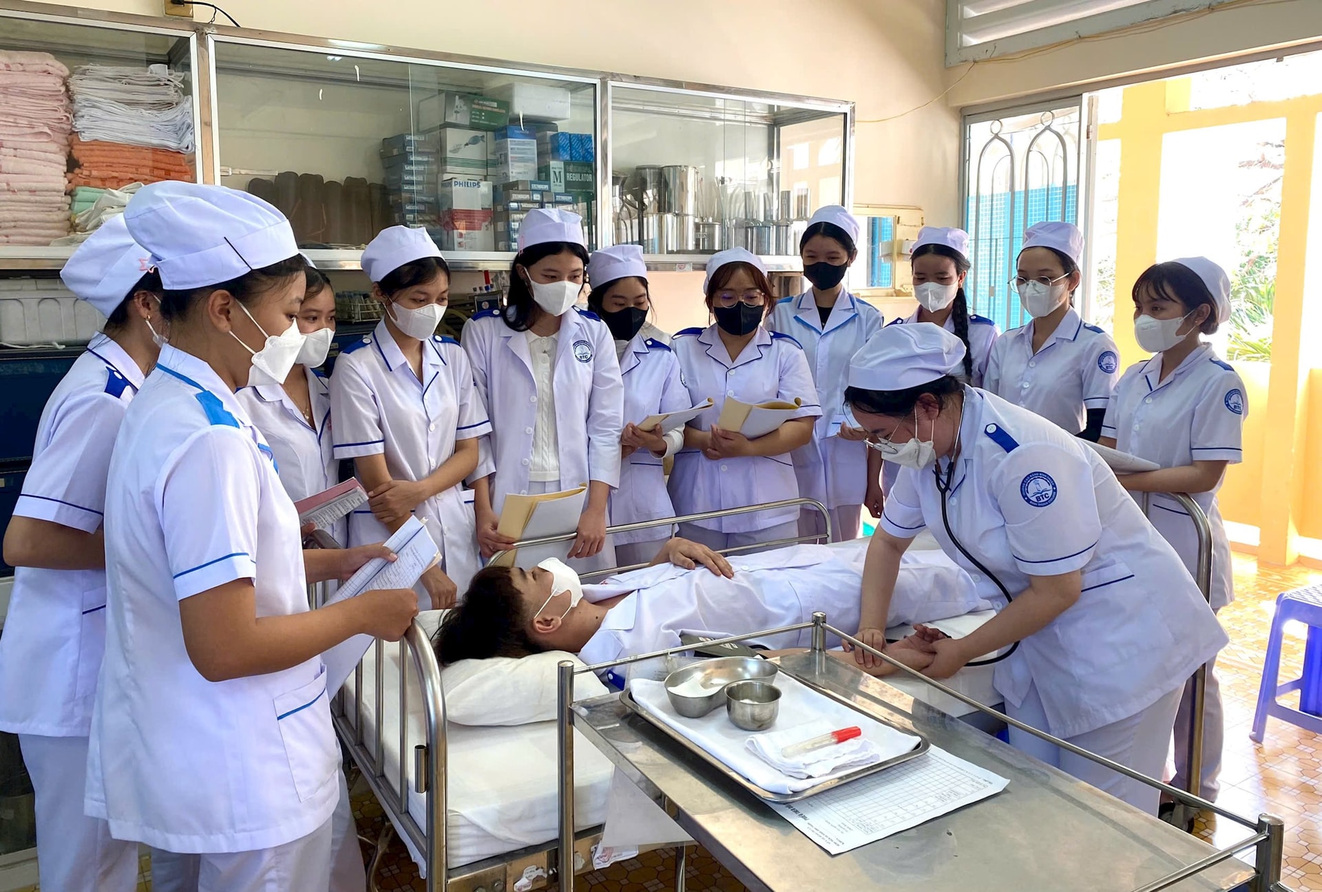 Tuyển sinh ngành sức khỏe bắt nhịp thị trường