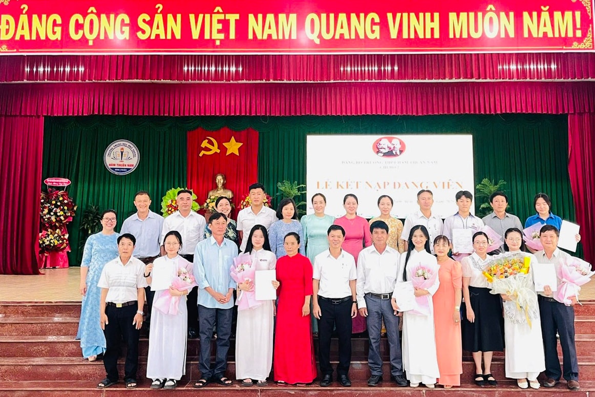 Hướng đi bền vững trong phát triển đảng viên